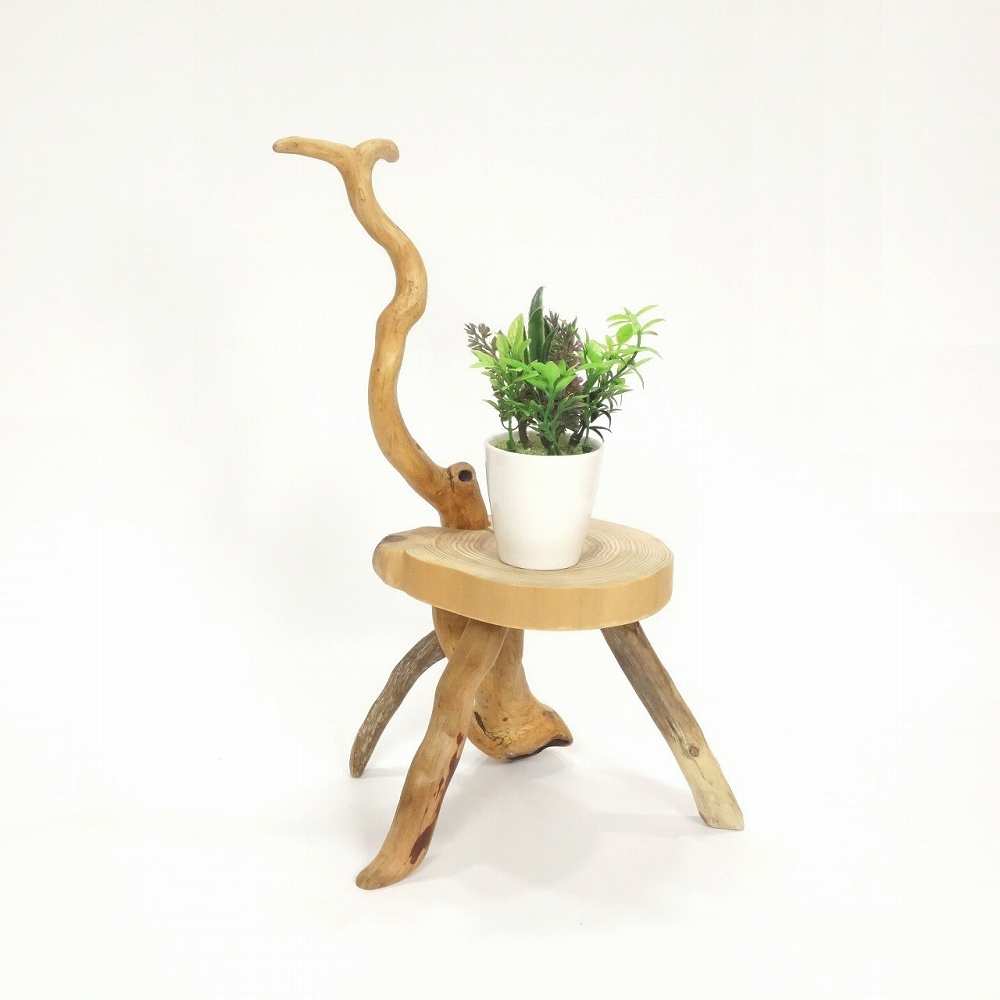 【温泉流木】椅子型かわいい丸太の飾り台スタンド013うねり枝 置台 ミニ花台 流木インテリア